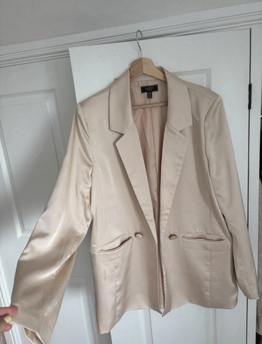Lipsy london beige - london,