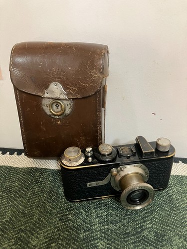 Vintage leica model - model, no