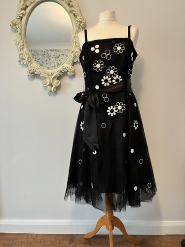 Black floral 50s - floral,