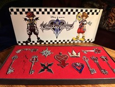 Disney Square Enix Kingdom Hearts Metal Keyblade Charm Box Set (1 Missing)