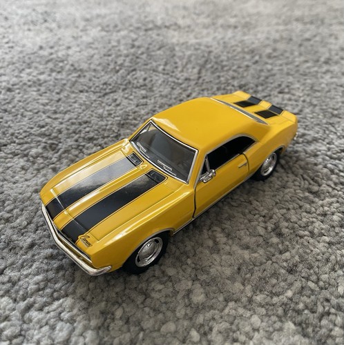Kinsmart pullback 1967 - kinsmart,
