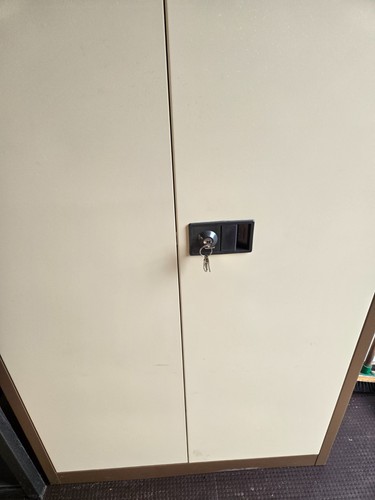 Bisley 6ft cupboard - 6ft, key)