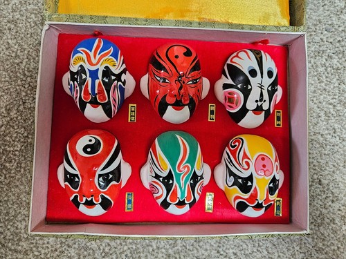 Chinese opera masks hand - opera,