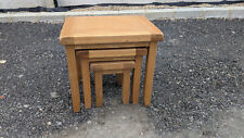 Solid light oak nest of 3 tables UE100325E