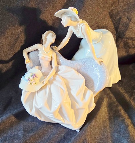 Lladro debutantes porcelain - lladro, "debutantes"