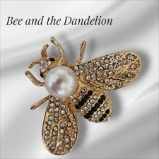 Queen Bumble Honey Bee With Faux  Pearl Gold Tone Brooch