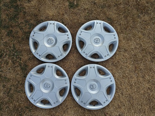 Genuine toyota wheel trim - 14",