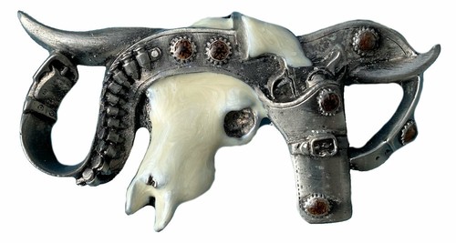 Steer skull with six shooter - skull,