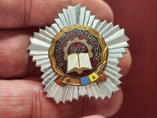 BADGE - LEADER IN THE