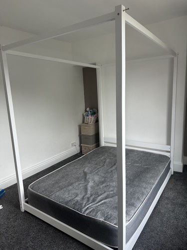 White low poster bed - 4,