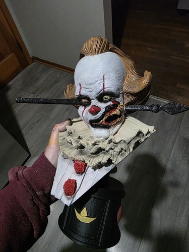 Pennywise bust horror movie - pennywise,
