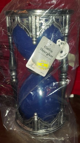 Gothic hour glass - hour, realistic