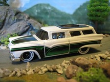 Hot Wheels 1956 Ford Parklane