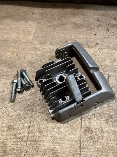 Cylinder head panel - cylinder,