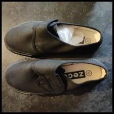 Children's gym shoes plimsole
