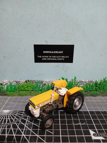 Britains farm toys massey - britains,