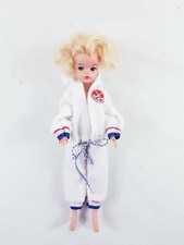 Vintage Pedigree Sindy 1980 Doll Blonde Hair 033055X 2 GEN 1077 in tennis outfit