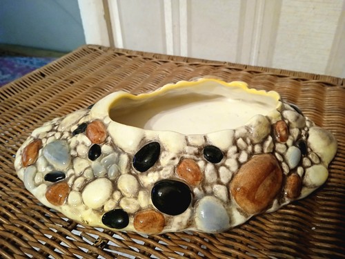 Sylvac vintage pebble oval - ,