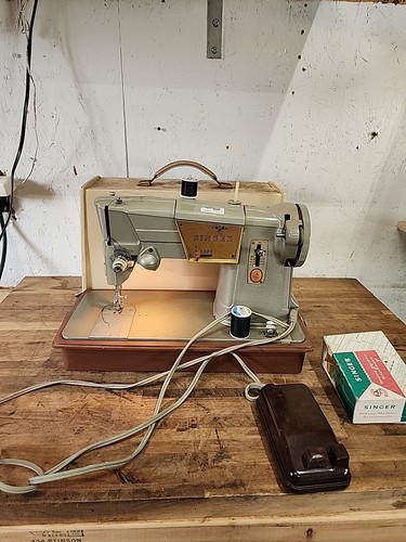 Vintage singer sewing machine - singer,