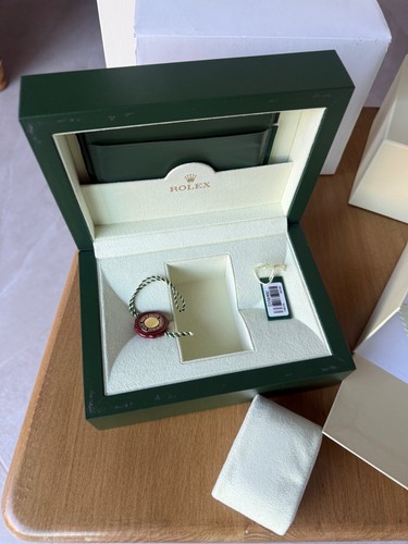 Genuine rolex presentation - genuine, box
