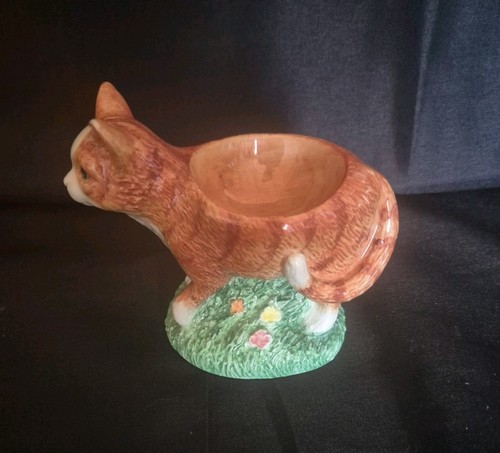 Ginger tabby cat - egg, cup