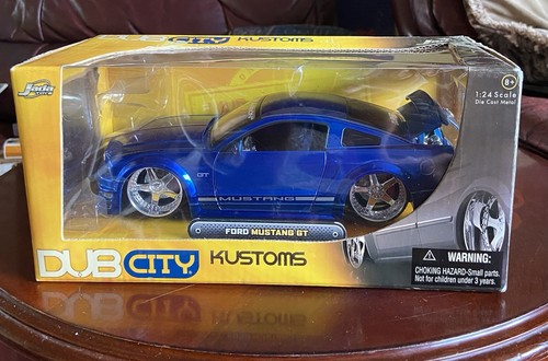 Jada toys 2007 ford - 1:24,