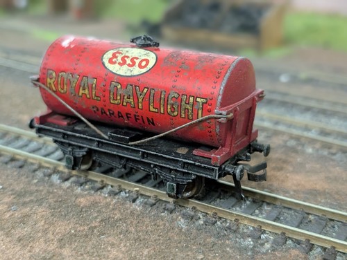 Hornby dublo oil tank - oil,