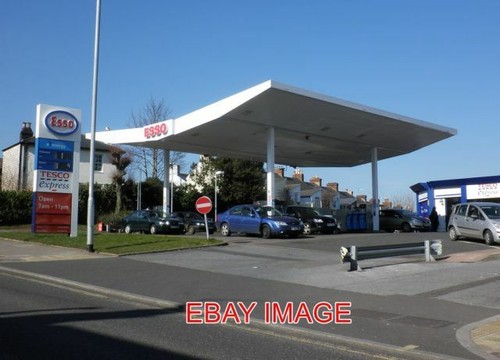Photo esso petrol station - photo,