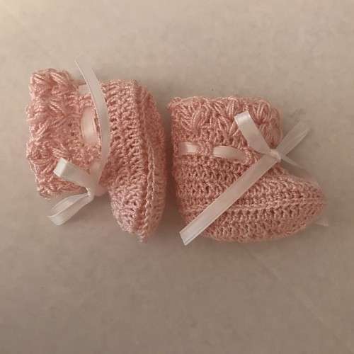 Crochet baby shoes - baby,