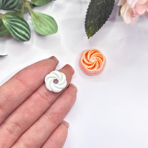 Spiral clay cutter knot - spiral,