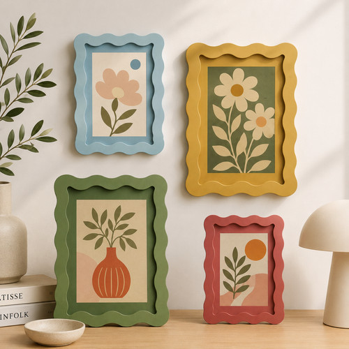 Wooden wavy picture frame with - picture,