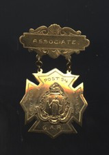 CANTON, MASS. ~ REVERE GAR POST 94 ~ ASSOCIATE MEMBERSHIP BADGE