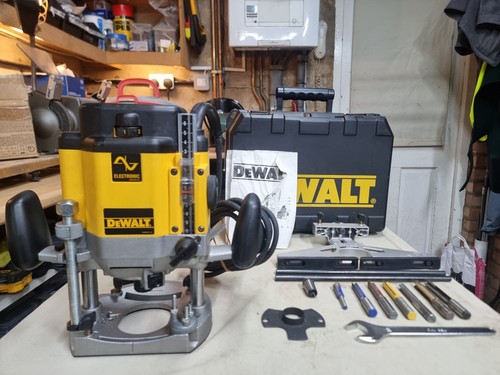Dewalt 625 router 240 - 625,