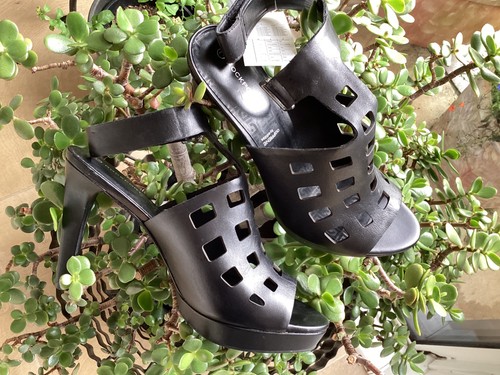 New black leather ladies - new, heel