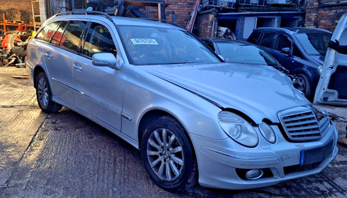 Breaking mercedes class e220 - e,