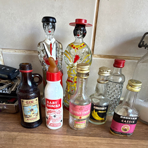 Vintage european home bar - european,