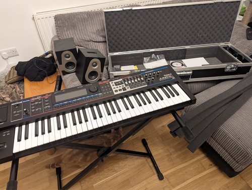 Roland juno mobile - juno,