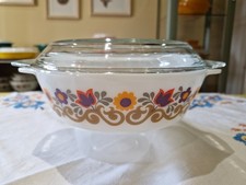 Pyrex Carnaby Casserole Dish with Original Lid 20cm
