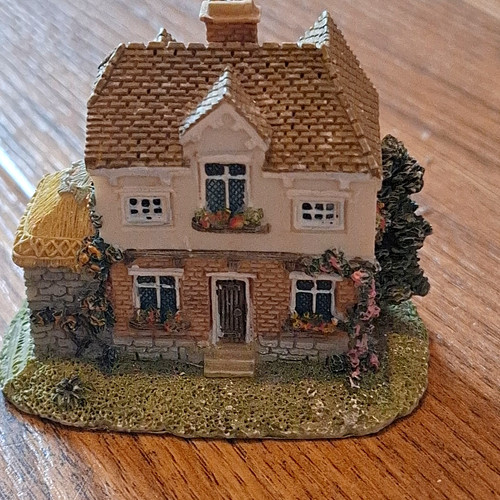 Leonardo hand painted resin - hand-painted,