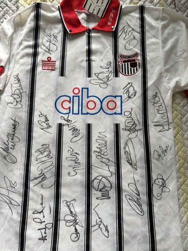 Grimsby town multi signed - town, multi-signed
