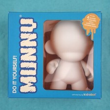 Do It Yourself! MUNNY V4 7"