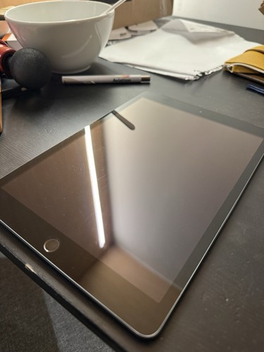 Apple ipad 7th generation 2019 - ipad,