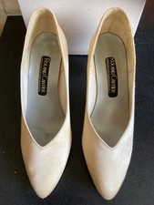 Roland Cartier cream satin bridal shoes Size 5