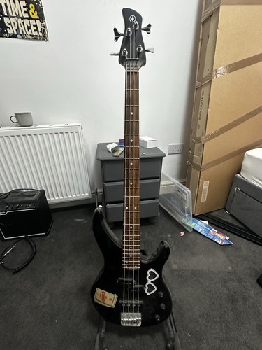 Yamaha bass guitar and amp - bass,