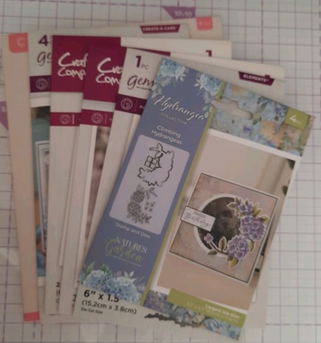 Crafters companion die - die, sets