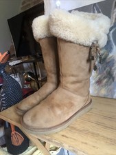 UGG Boots Plumdale  Suede Sheepskin Boots Size UK  6