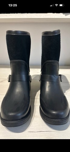 Ugg boots - ugg,