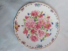 Royal Albert Plate Flowers from the Gardens Of The Queen Mother The Roses Of Mey
