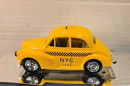 Golden morris minor 1000 new - golden,