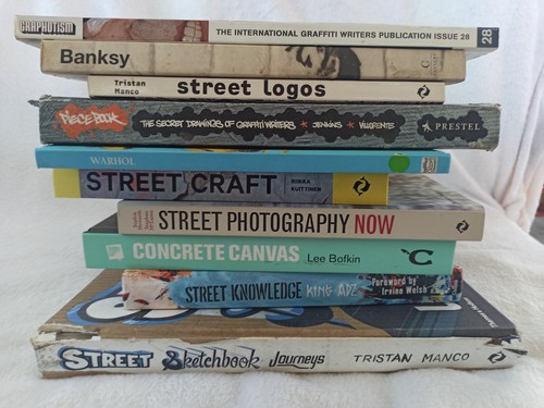 Street art graffiti book - /,
